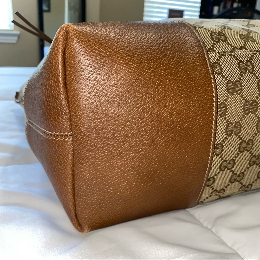 **SOLD**Gucci Bree Weekender Bag - Picture 10 of 16